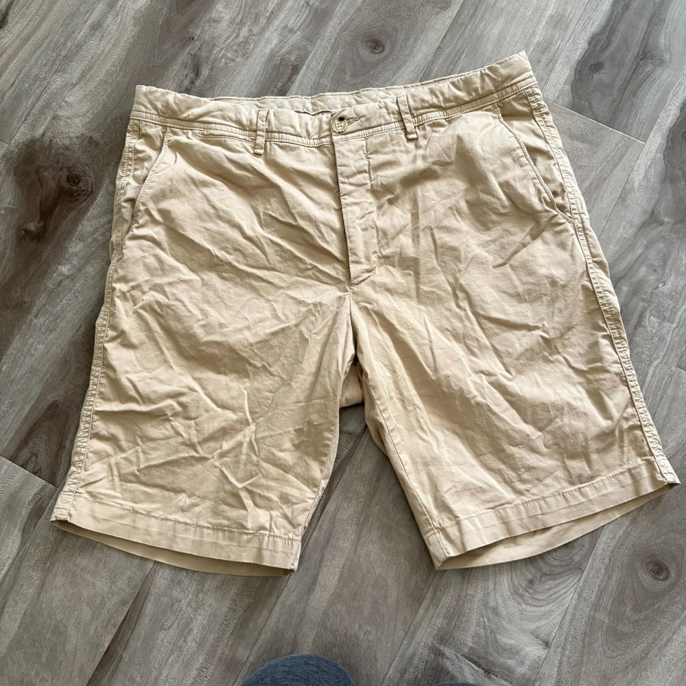 Neiman Marcus Made in Italy Beige Khaki‎ Shorts Size 36 Cotton Blend 10" Inseam